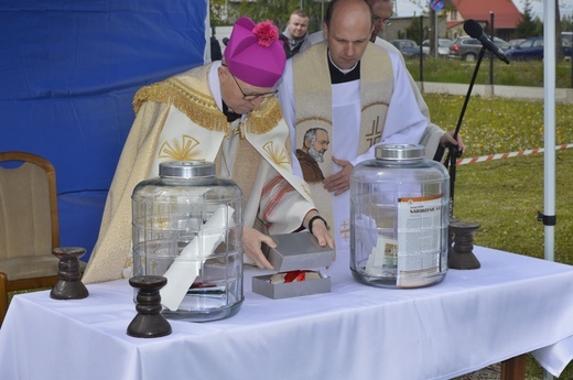 Rozpoczęcie budowy kościoła w Płońsku