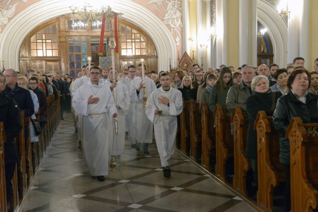 Modlitwa za maturzystów w katedrze w Radomiu
