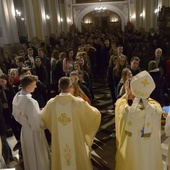 Na zakończenie maturzyści otrzymali indywidualne błogosławieństwo na czas egzaminów.