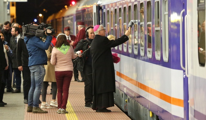 Katowice. Wyruszyli do Lourdes po zdrowie