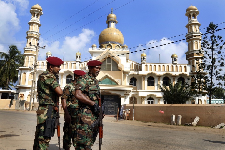 Sri Lanka: Na wolności nie ma już osób związanych z niedawnymi zamachami