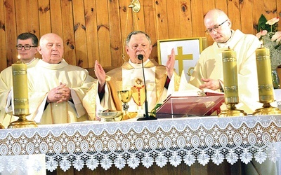 Mszy św. sprawowanej z okazji jubileuszu przewodniczył  bp Henryk Tomasik.