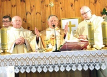Mszy św. sprawowanej z okazji jubileuszu przewodniczył  bp Henryk Tomasik.