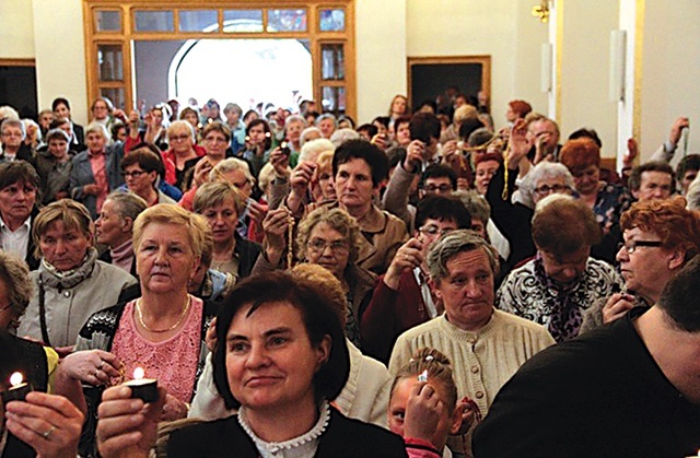 Podczas DPK zawierzymy się najlepszej Opiekunce.