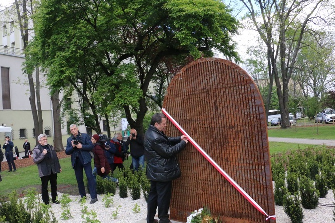 Odsłonięto pomnik Stanisława Pyjasa