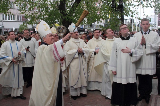 Ogłoszenie kolegiaty NMP Bazyliką Morską cz. 1