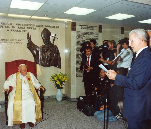 Prof. Antoni Dziatkowiak Honorowym Obywatelem Krakowa