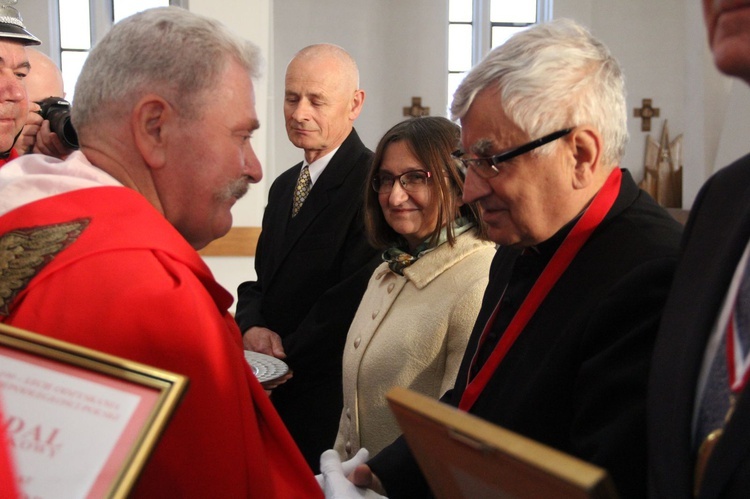 Wręczenie medali Podkarpackiej Komandorii Bractwa Orderu św. Stanisława