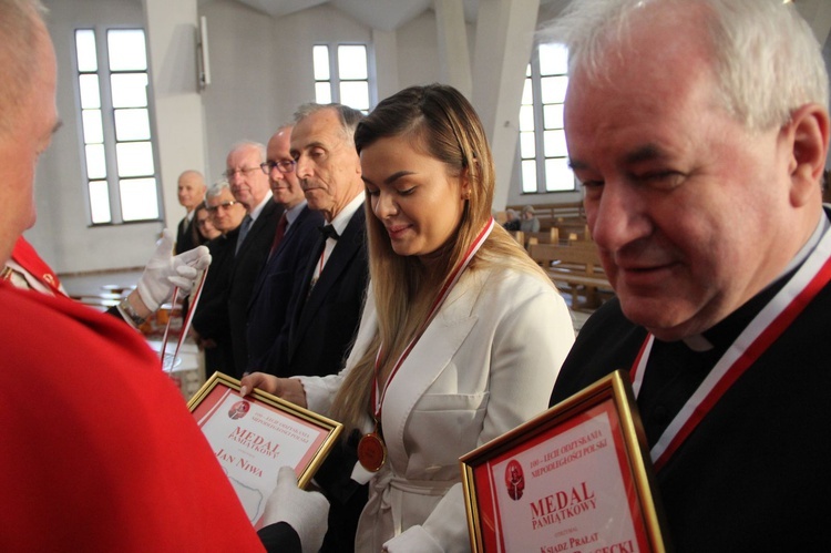 Wręczenie medali Podkarpackiej Komandorii Bractwa Orderu św. Stanisława