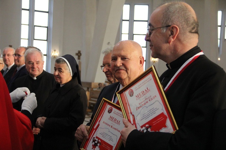 Wręczenie medali Podkarpackiej Komandorii Bractwa Orderu św. Stanisława