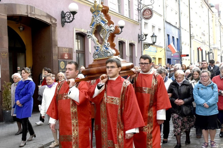 Odpust św. Stanisława, biskupa i męczennika, w diecezji świdnickiej