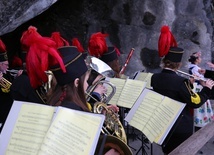 O poranku w Cudownej Grocie 