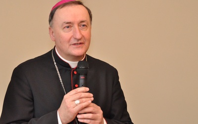 Bp Andrzej Jeż.