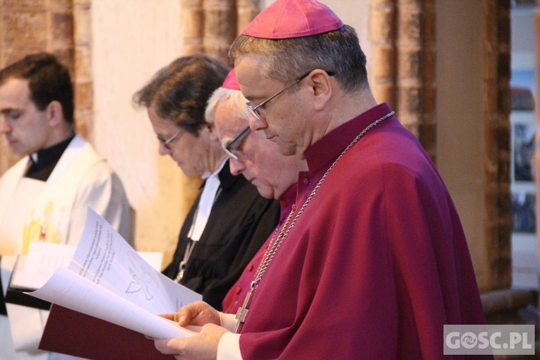 Debata polskich i niemieckich biskupów o pokoju