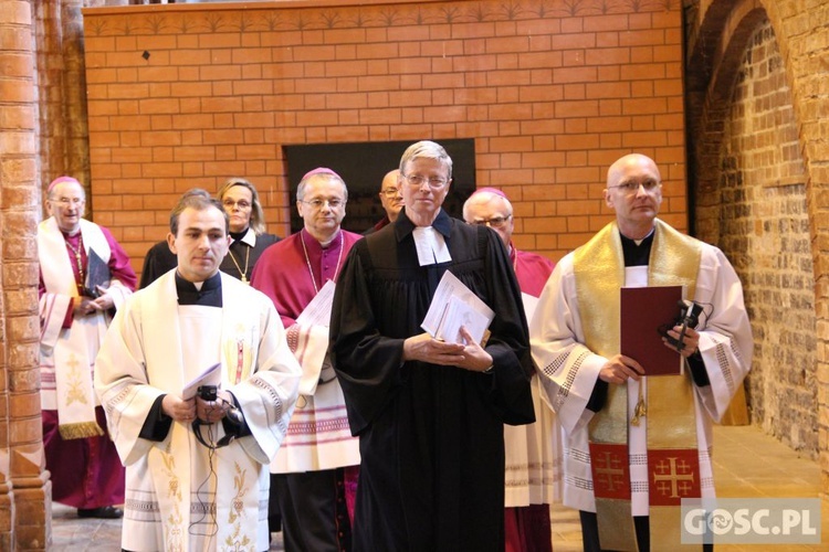 Debata polskich i niemieckich biskupów o pokoju