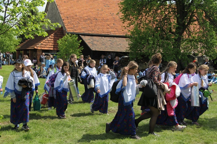 Diecezjalna pielgrzymka DSM do Zabawy