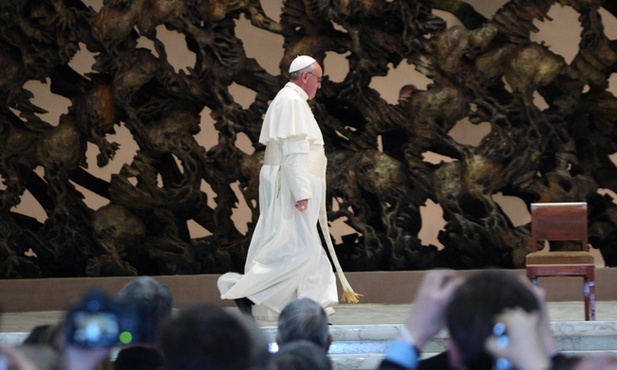 Papież Franciszek otwiera wystawę przeciw niewolnictwu