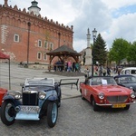 Nowoczesne motocykle i zabytkowe samochody w Sandomierzu 