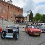 Nowoczesne motocykle i zabytkowe samochody w Sandomierzu 