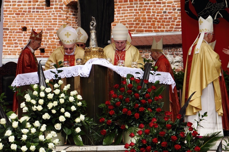 Procesja z Wawelu na Skałkę 2019