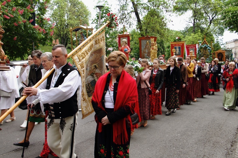 Procesja z Wawelu na Skałkę 2019