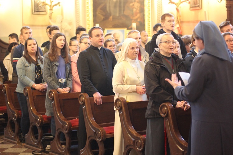 XV Diecezjalne czuwanie młodzieży w intencji powołań