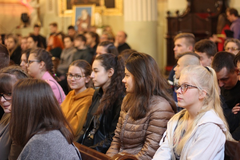 XV Diecezjalne czuwanie młodzieży w intencji powołań