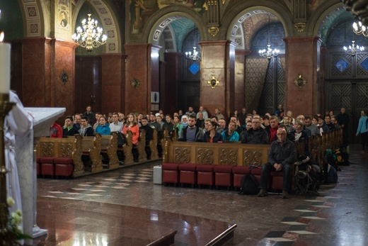 XVI Nocna Pielgrzymka z Piekar Śl. na Jasną Górę