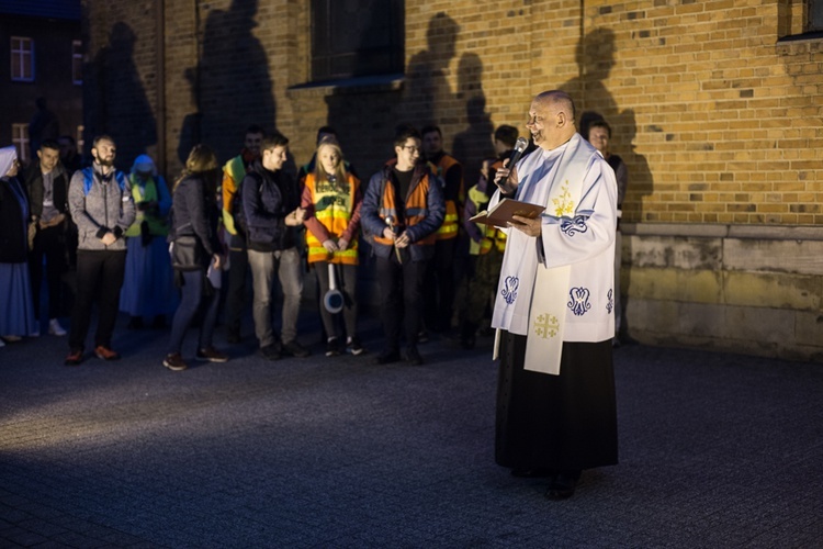 XVI Nocna Pielgrzymka z Piekar Śl. na Jasną Górę