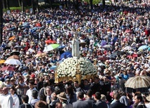 Blisko 250 tys. osób na uroczystościach w Fatimie
