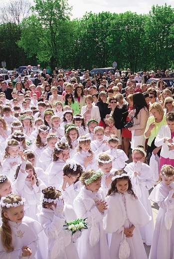 Dzień przyjęcia sakramentu to wielkie wydarzenie i dla dzieci, i dla ich rodziców.