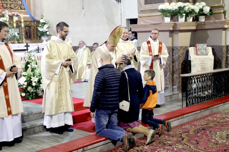 Święcenia i prymicje w kłodzkiej parafii - cz. 02