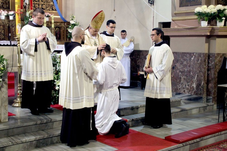 Święcenia i prymicje w kłodzkiej parafii - cz. 02