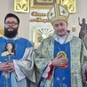 Bp Andrzej Jeż i ks. Tomasz Kaczor.