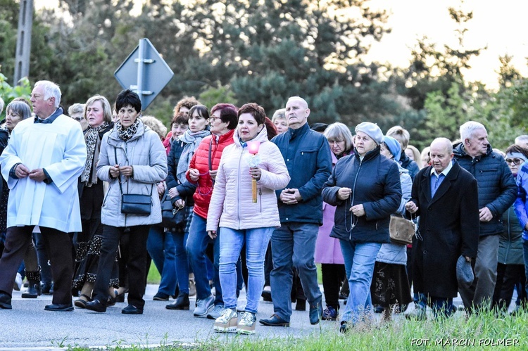 Procesja ku czci Matki Bożej Fatimskiej w Miliczu 