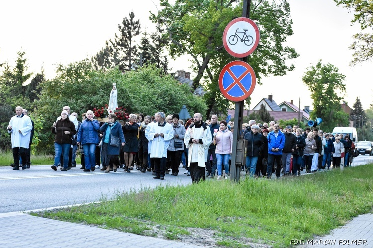 Procesja ku czci Matki Bożej Fatimskiej w Miliczu 