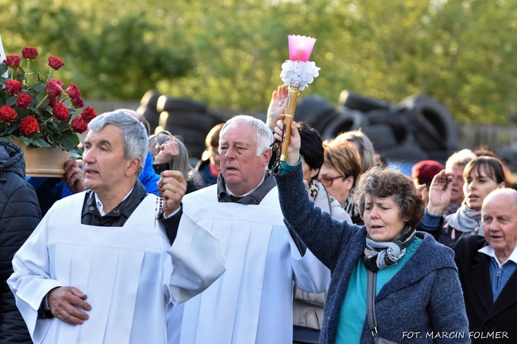 Procesja ku czci Matki Bożej Fatimskiej w Miliczu 