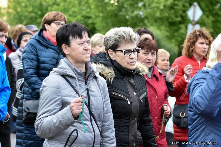 Procesja ku czci Matki Bożej Fatimskiej w Miliczu 