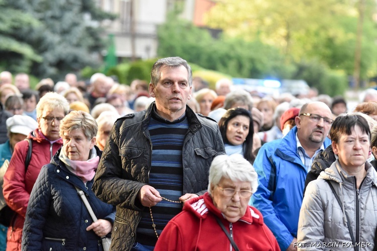 Procesja ku czci Matki Bożej Fatimskiej w Miliczu 