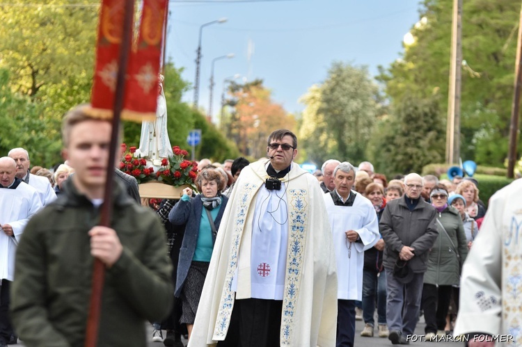 Procesja ku czci Matki Bożej Fatimskiej w Miliczu 