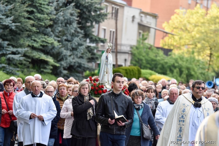 Procesja ku czci Matki Bożej Fatimskiej w Miliczu 