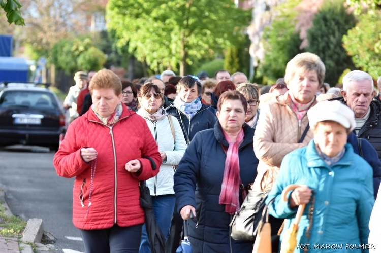 Procesja ku czci Matki Bożej Fatimskiej w Miliczu 