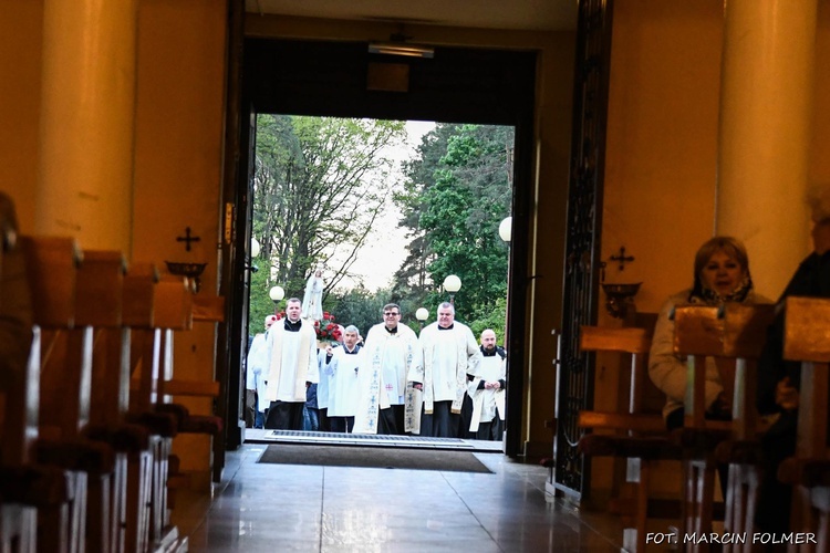 Procesja ku czci Matki Bożej Fatimskiej w Miliczu 