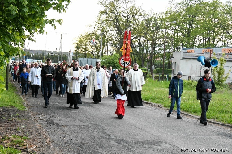 Procesja ku czci Matki Bożej Fatimskiej w Miliczu 