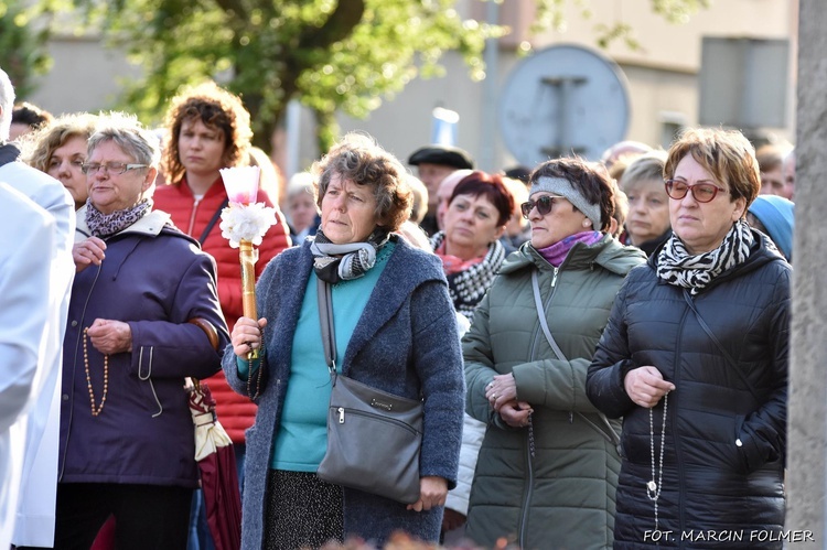 Procesja ku czci Matki Bożej Fatimskiej w Miliczu 