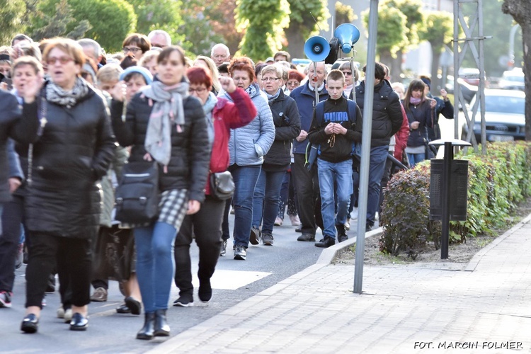 Procesja ku czci Matki Bożej Fatimskiej w Miliczu 