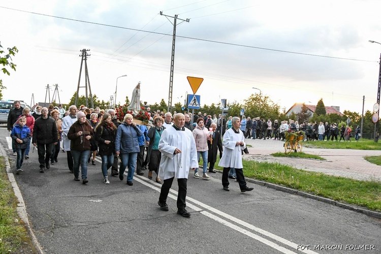 Procesja ku czci Matki Bożej Fatimskiej w Miliczu 