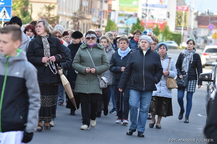 Procesja ku czci Matki Bożej Fatimskiej w Miliczu 