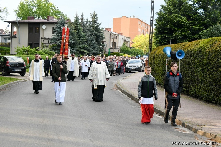 Procesja ku czci Matki Bożej Fatimskiej w Miliczu 