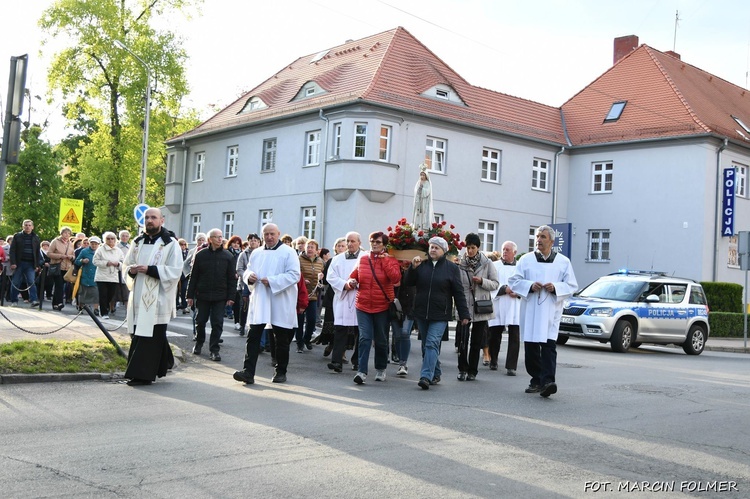 Procesja ku czci Matki Bożej Fatimskiej w Miliczu 